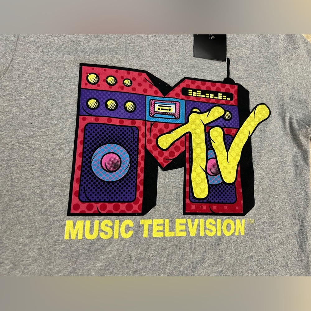 Graphic Men’s Tee NWT - Picture 2 of 5